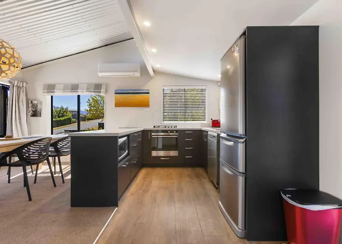 Cosy 2-bedroom With Balcony & Bbq *